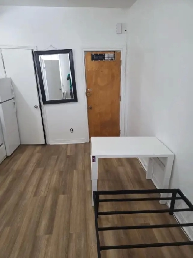 petit logement à louer rue st denis sur le plateau Image# 1