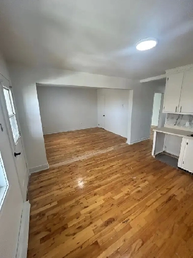 Grand 5 1/2 à louer dans le haut d’un duplex Image# 1