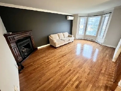 54 Sunderland Dr - Large Four Bedroom Home With Garage Image# 10