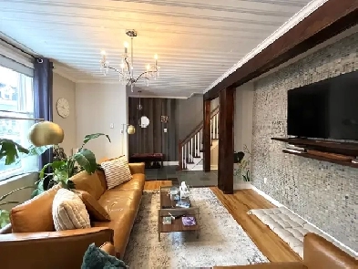 11 York St - Amazing Fully Furnished Home Image# 25