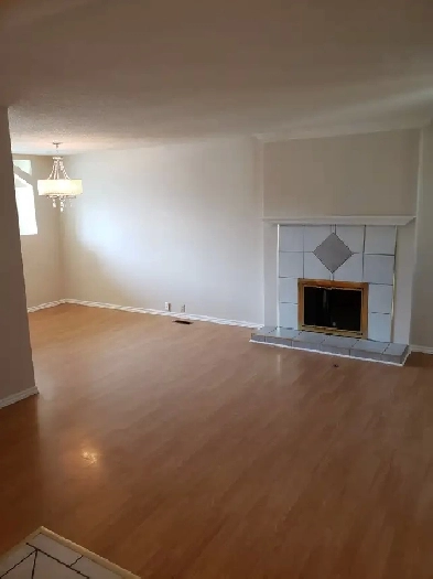 3 Bedroom Main floor for rent in Dover Image# 1