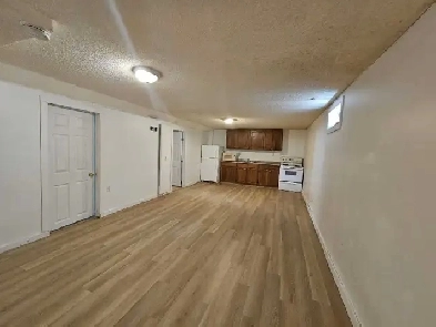 2 Bedrooms basement suite located in Dover Image# 1