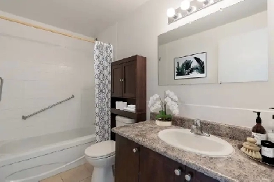 Roommate Wanted: Private Unfurnished Bedroom in Central Waterloo Image# 1