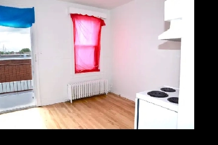 LOGEMENT BEAU GRAND 4 ½  ENSOLEILLÉ AU CENTE-VILLE Image# 3