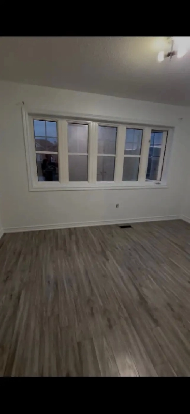 Shared Rooms Available – $450 | Prime Location in Brampton Image# 1