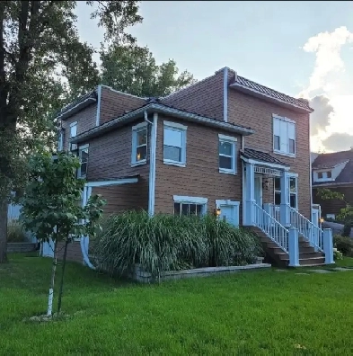 4 1/2 à louer  près du métro Image# 1