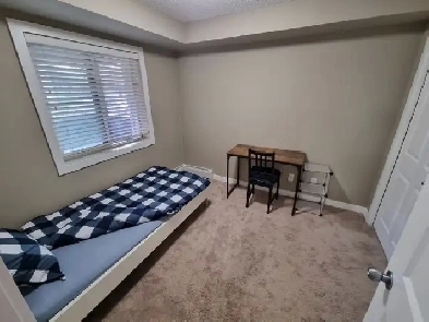 Short-Term Room for December – Female Only – Franklin Station – Image# 1