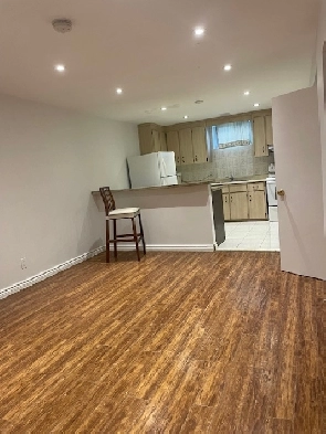 Basement unit plus den for rent Bathurst and Patricia Image# 1