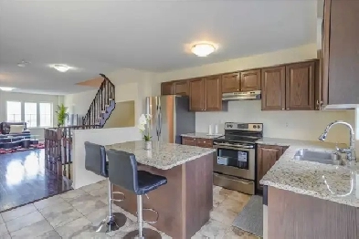 Room for Rent in home – Whitby, Close to UOIT and Durham College Image# 1