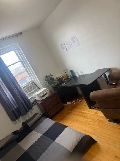 Annonce de transfert de bail – Chambre à louer à Snowdon Image# 1