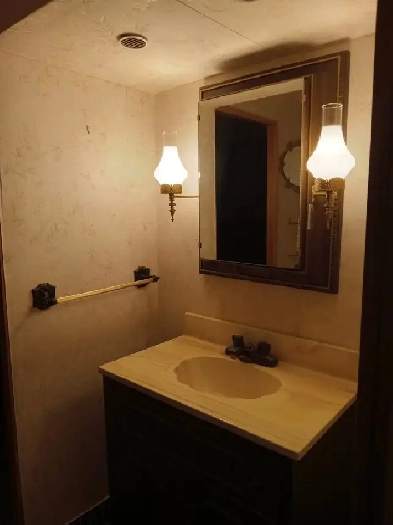 Whole House with 4 Bedrooms-$2500p/m Utilities Image# 1