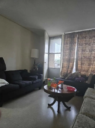 sharing room for rent 6month contract Image# 1