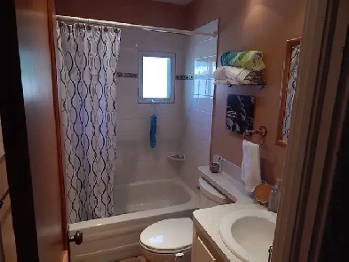 Beautiful furnished bedroom in downtown Perth Image# 3