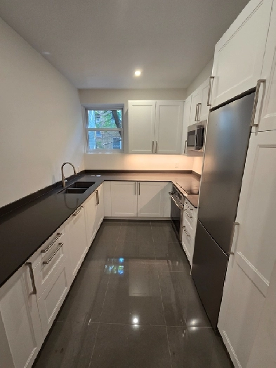 RENOVATED 1-Bedroom – WESTMOUNT Promo! Image# 1