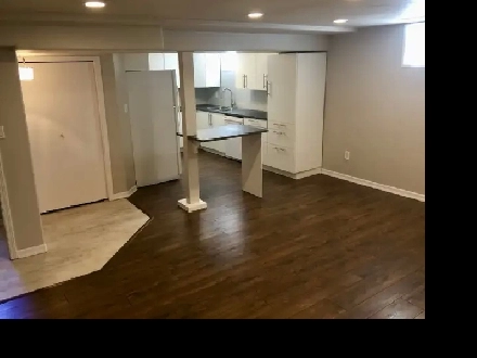 Beautiful 2 Bedroom Basement Suite Image# 1