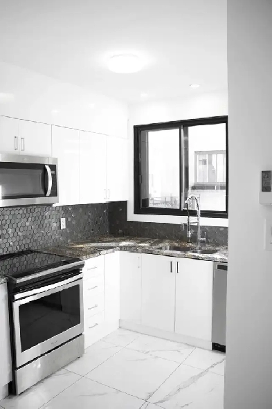 5480 Av. Coronation – 3 ½ Renovated – $1,500/Month–Available Now Image# 1