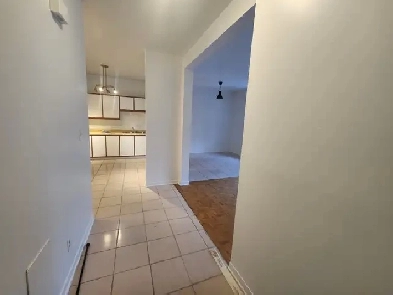 4 1/2 metro charlevoix Image# 1