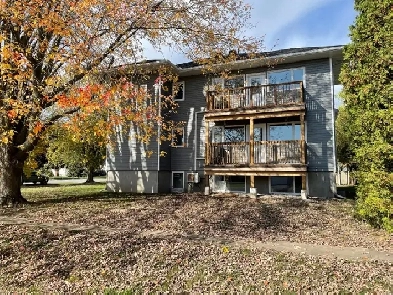 Brand-New Modern Apartment in Beautiful Iroquois – December 6th Image# 7