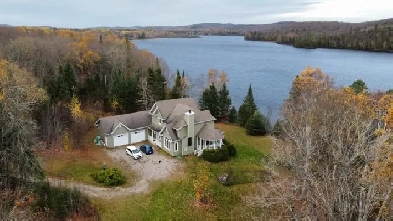 Domaine 108 acres au bord du Lac Pope navigable Image# 4