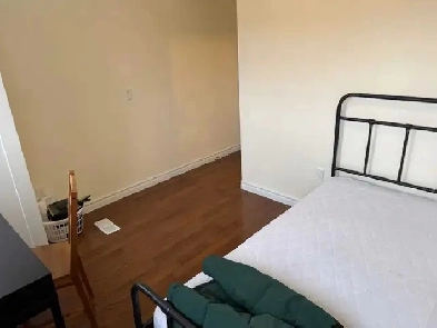 rooms for rent at York University village Image# 1