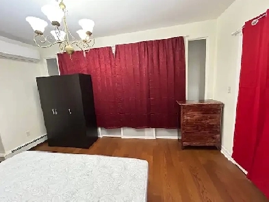 Private room with shared bathroom for $795 at Parkland Dr. Image# 2