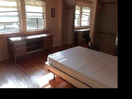 student room-close to university and riverside Image# 1