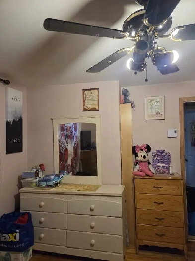 Se alquila cuarto / chambre a Louer 650$ Image# 1