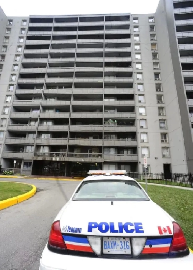 Looking for a female roommate to share a master bedroom. Image# 1