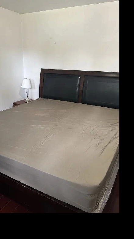 upstairs 2 bedrooms for rent Image# 1