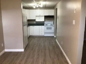 Beautiful 2 Bedroom Apartment on Quiet Residential Street Garson Image# 3