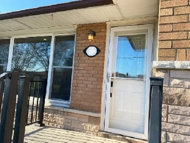 BRIGHT Spacious 3 Bedroom - Highly-desired West Mountain! Image# 1