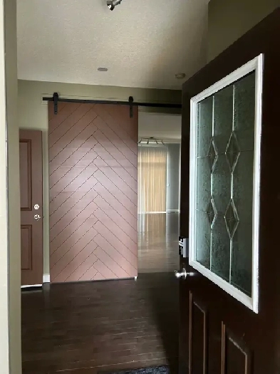 4bd PLUS 1bd suite in Full house for rent Image# 1