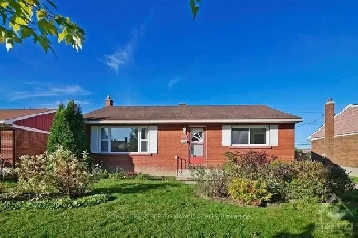 3 Bedrm, $2,600/mth, Elmvale Acres Image# 1