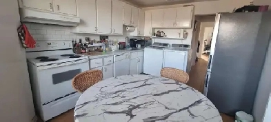 5 ½ Métro Papineau Centre-Sud Stationnement disponible