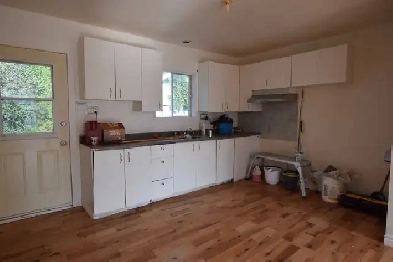 Beau 4½ NC/NÉ rez-de-chaussée d'un duplex avec cour, au Cap Image# 4