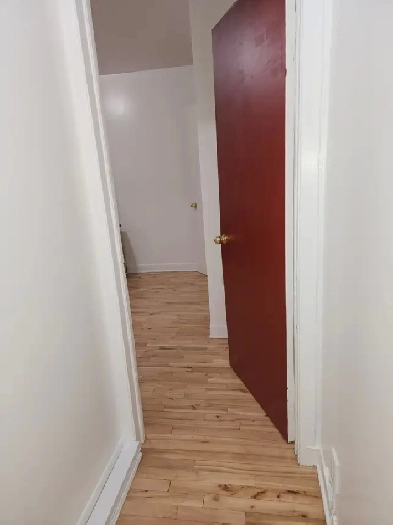 3 ½ BEL APPART. PRIVÉE TOUT ÉQUIPÉ, WIFI – MÉTRO HENri-BOURASSA Image# 1