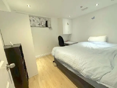 Three bedroom to pick from in a fantastic unit! (Start Dec 1st) Image# 1