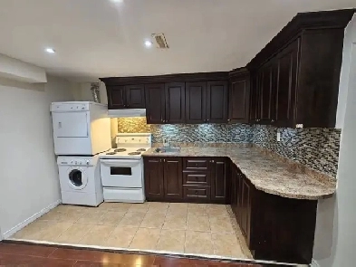 1 bedroom basement with 2 parking, ensuite laundry Image# 1