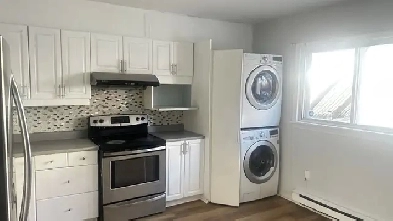 À cinq minutes de marche du métro Angrignon Image# 1