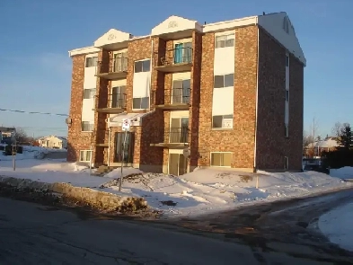 Très grand  41/2 style condo Secteur Rock Forest Image# 8