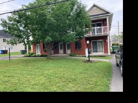 5 1/2 à louer à 8 min du CHUS Fleurimont – thermo-pompe Image# 7