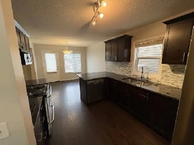 3 Bedroom detached home for rent in Airdrie Image# 1