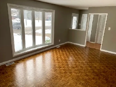 3 Bedroom Upper Utilities Included For Rent Image# 1