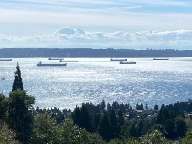 Southeast Facing corner suite! Image# 7