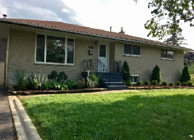 Home for Rent 3 bedrooms   3 – available Dec 7, 2025 Image# 4