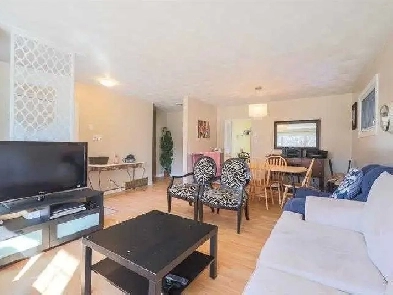 Duplex Income property Hull Image# 5