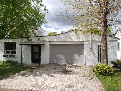 House for Rent in LaSalle near Sandwich and Villanova schools Image# 1