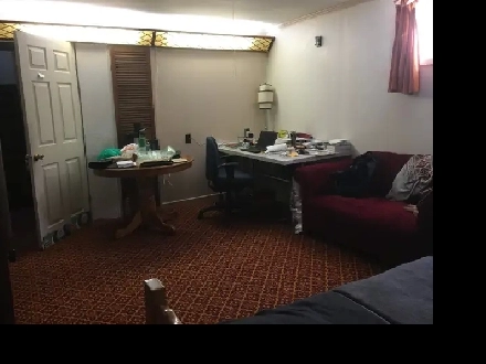 clean/quiet furnished room available close to subway STN Image# 1