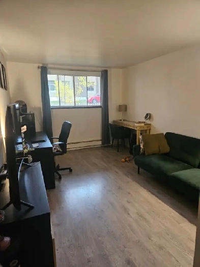 Anjou 3 1/2 à louer près des Galeries D'Anjou Chauffage inclus Image# 1