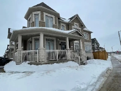 4 Bed | 2.5 Bath – Charming House for Rent in South Barrie Image# 1